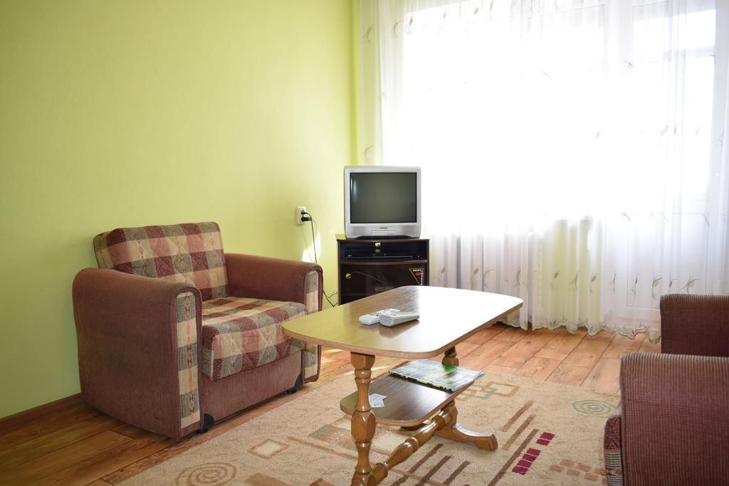 Apartment On Vasylya Chervoniya 67 Riwne Exterior foto