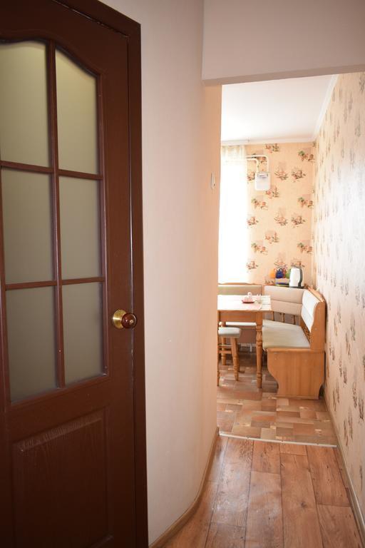 Apartment On Vasylya Chervoniya 67 Riwne Exterior foto