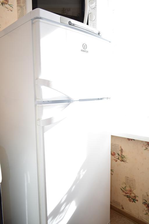 Apartment On Vasylya Chervoniya 67 Riwne Exterior foto